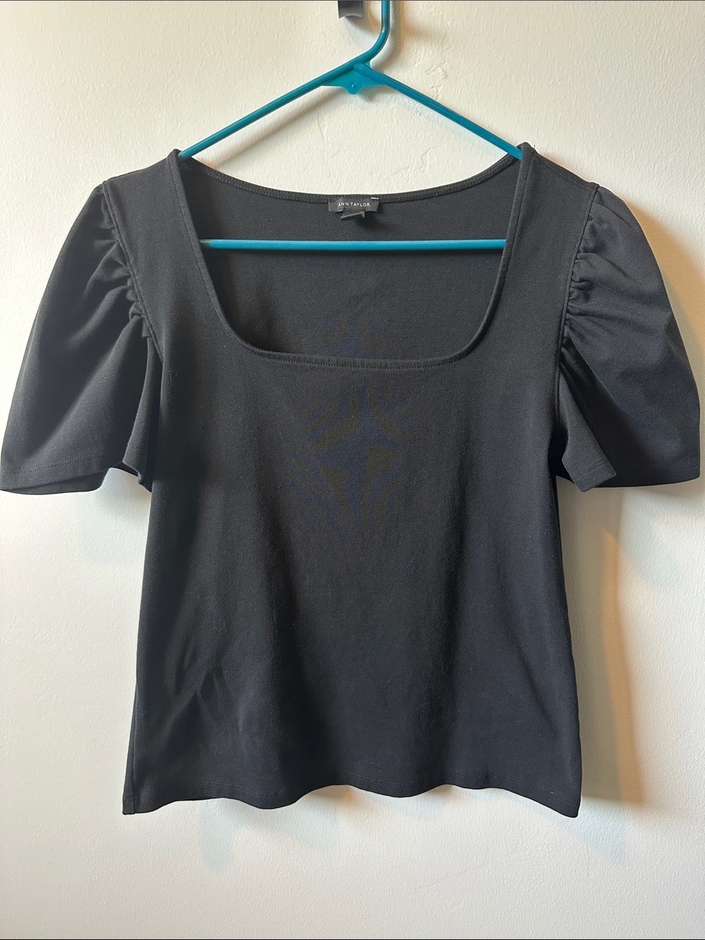 ANN TAYLOR Black Square Neck Puff Sleeve Tee